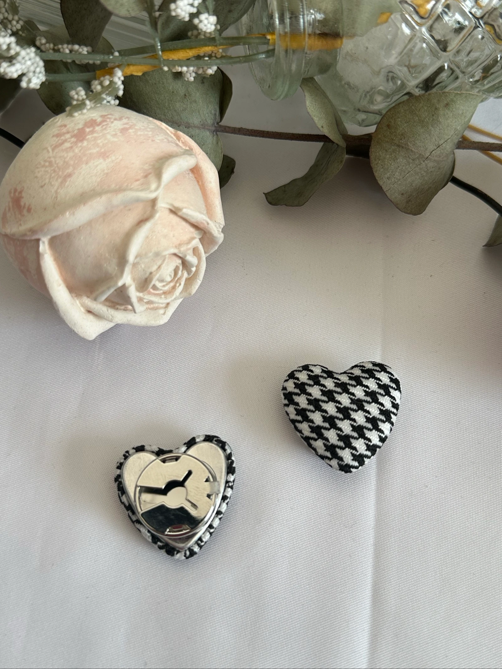 Pair of "black & white heart" button covers – photo 3